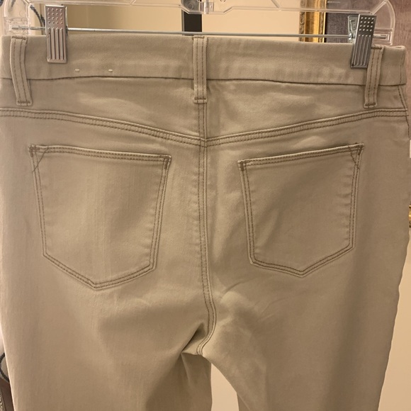 Like New Chico’s Girlfriend Slim Leg Ankle - Picture 6 of 7